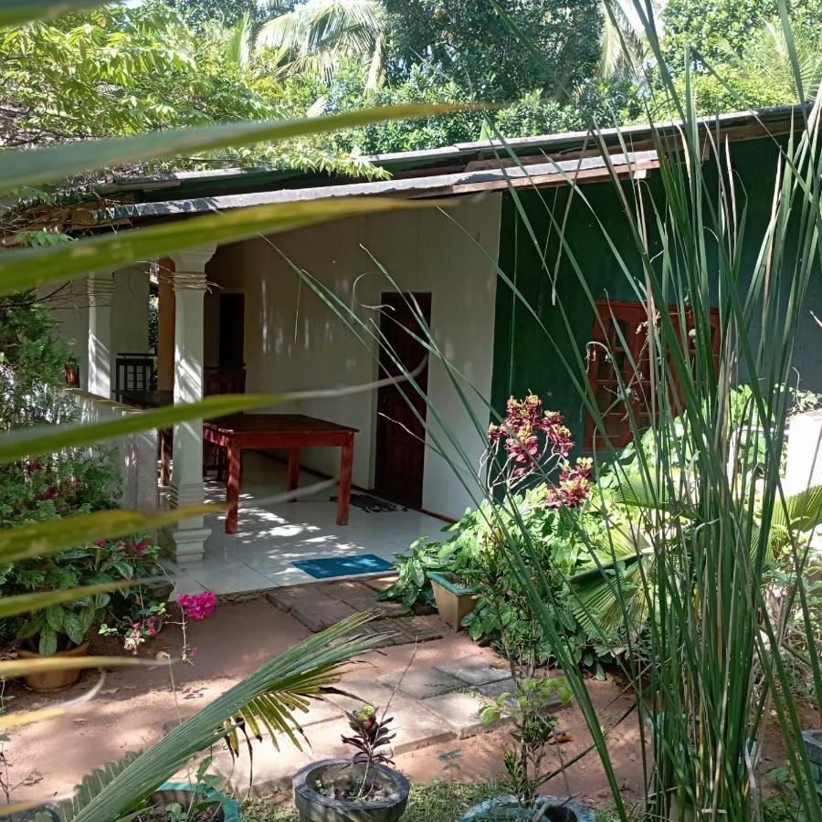 Sanjana Home Stay Habarana Bagian luar foto