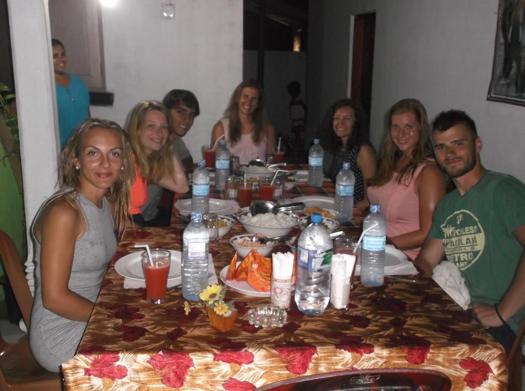 Sanjana Home Stay Habarana Bagian luar foto