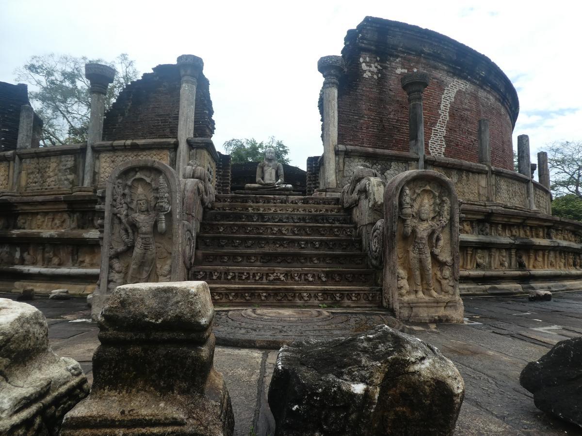 Sanjana Home Stay Habarana Bagian luar foto
